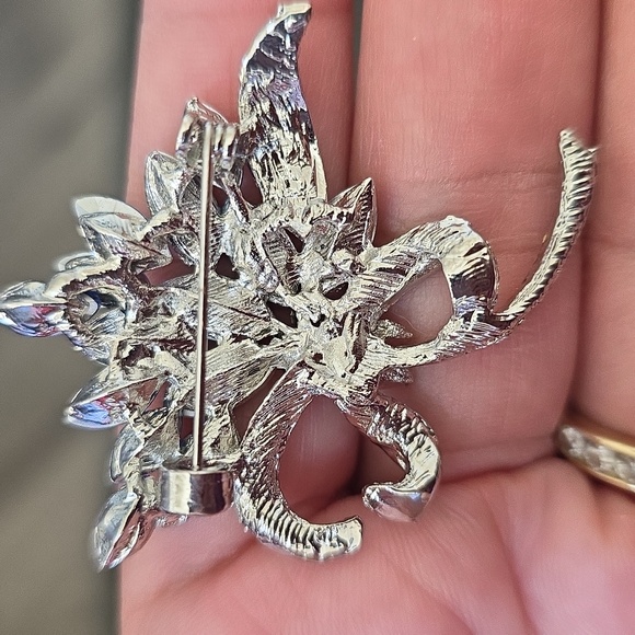 Blue Flower Rhinestone Brooch Pin - Picture 3 of 7